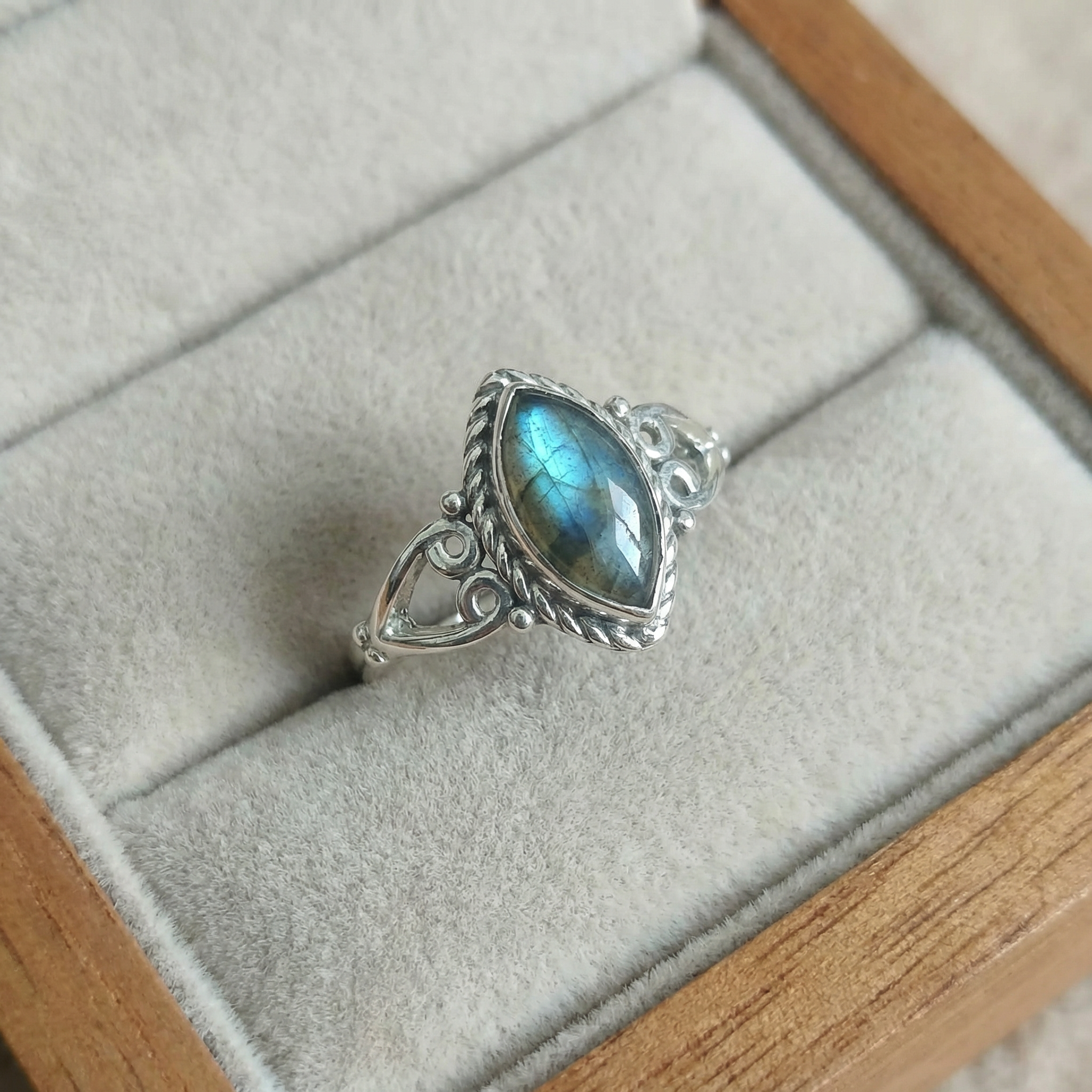 Silver Labradorite Women Ring