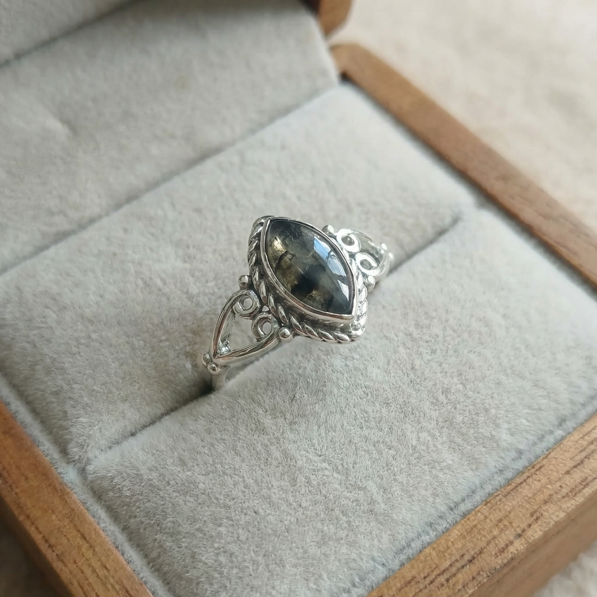 Silver  Labradorite Women Ring